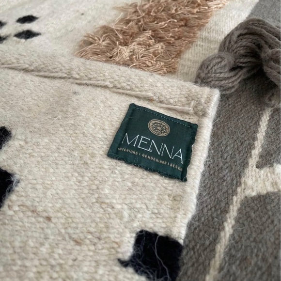 Wool Rug - Picture 7 of 7